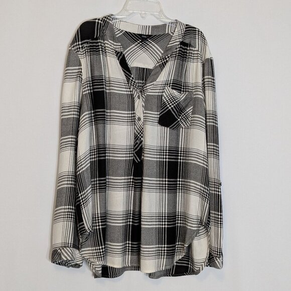 INTRO Black/White Plaid Soft Rayon Flannel Pullover Long Sleeve Top; Size L - Picture 1 of 5
